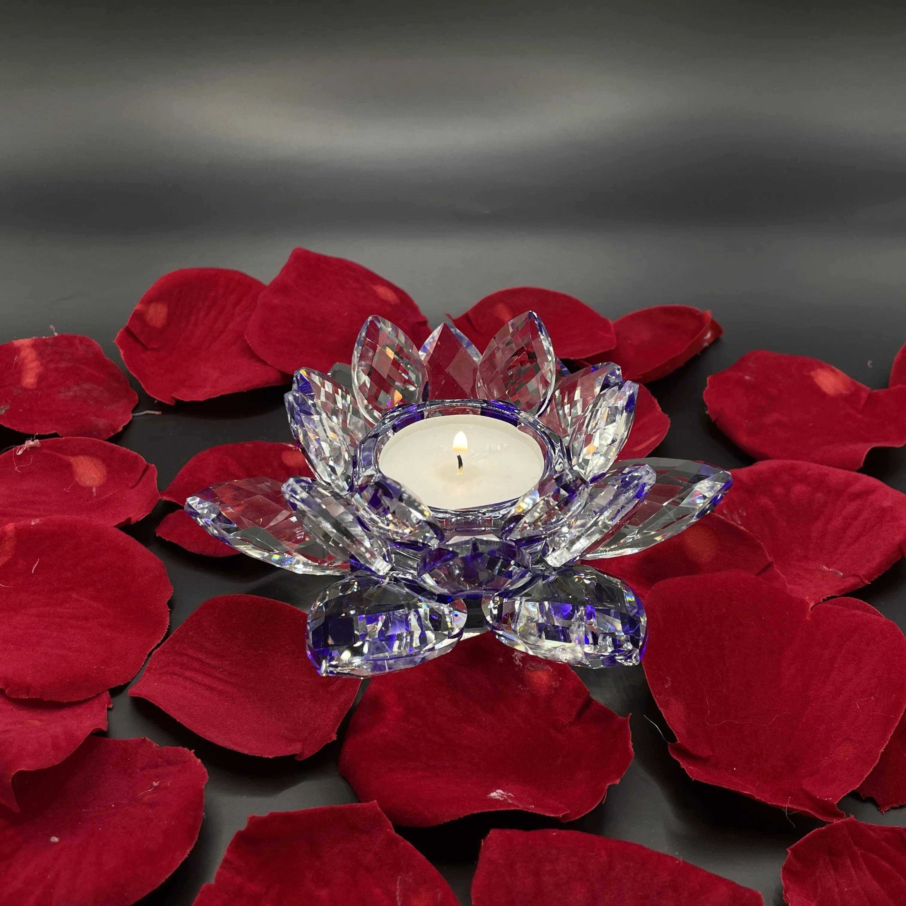 Levně Křišťálové sklo - Svícen lotosový květ Basic, Fialová